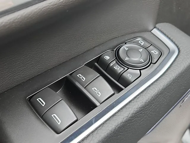 2026 GMC Sierra 3500HD Denali - Photo 17
