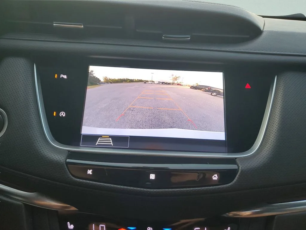 Used 2020 CRYSTAL WHITE TRICOAT Cadillac Premium Luxury FWD image 18