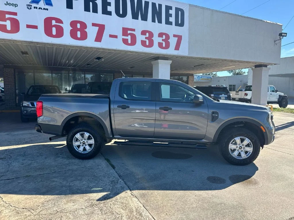 Used 2024 Gray Ford XL image 17