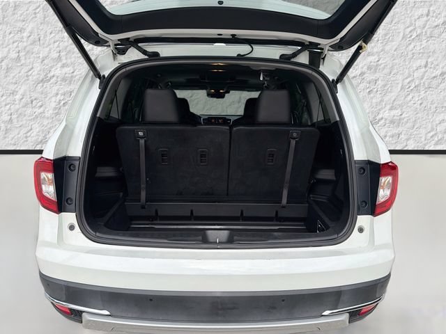 Used 2021 White Honda Touring 7-Passenger image 12