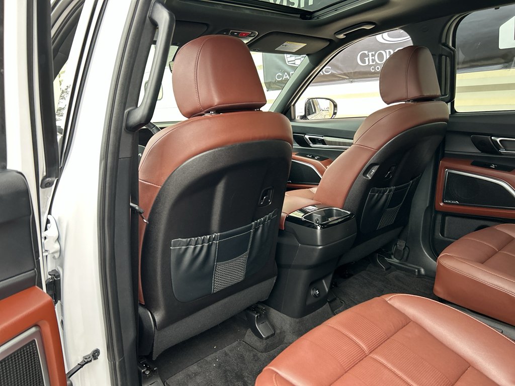 Certified Used 2025 Glacial White Pearl Kia SX image 13