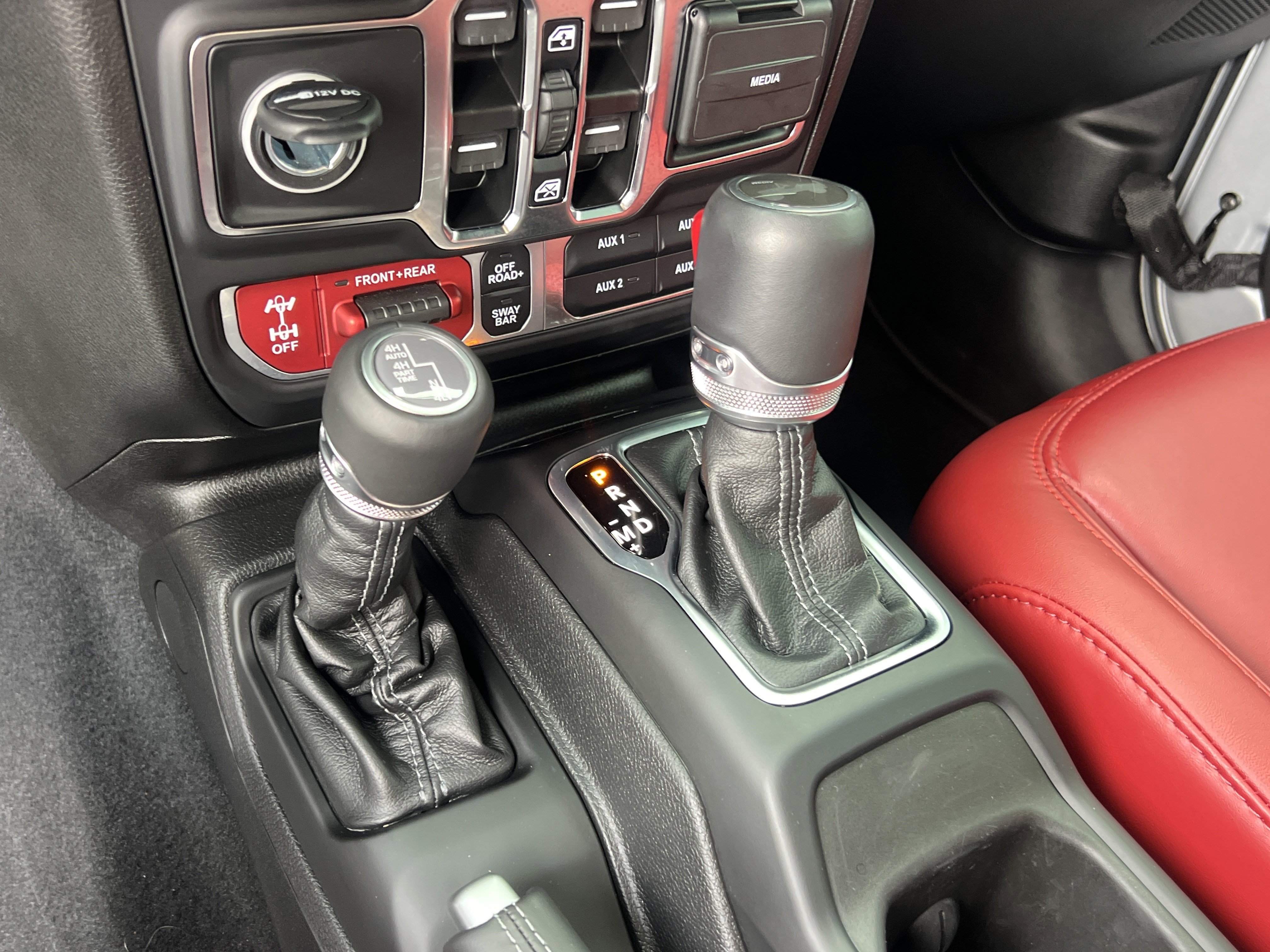 Used 2024 Silver Zynith Clearcoat Jeep Rubicon 392 image 41