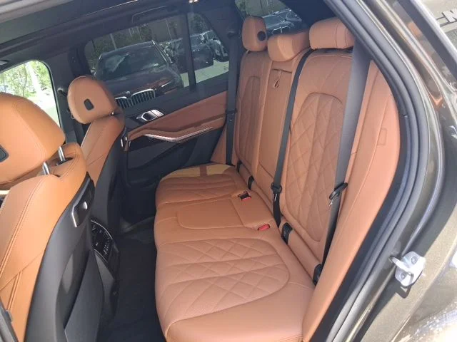 Used 2026 Green BMW sDrive40i image 16