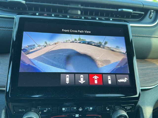 Used 2025  Jeep Summit image 22