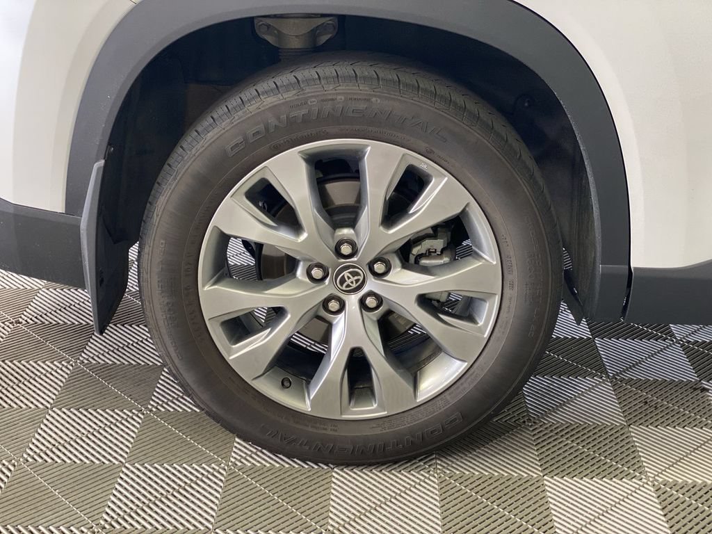 Used 2024 Off-white Toyota Limited image 18