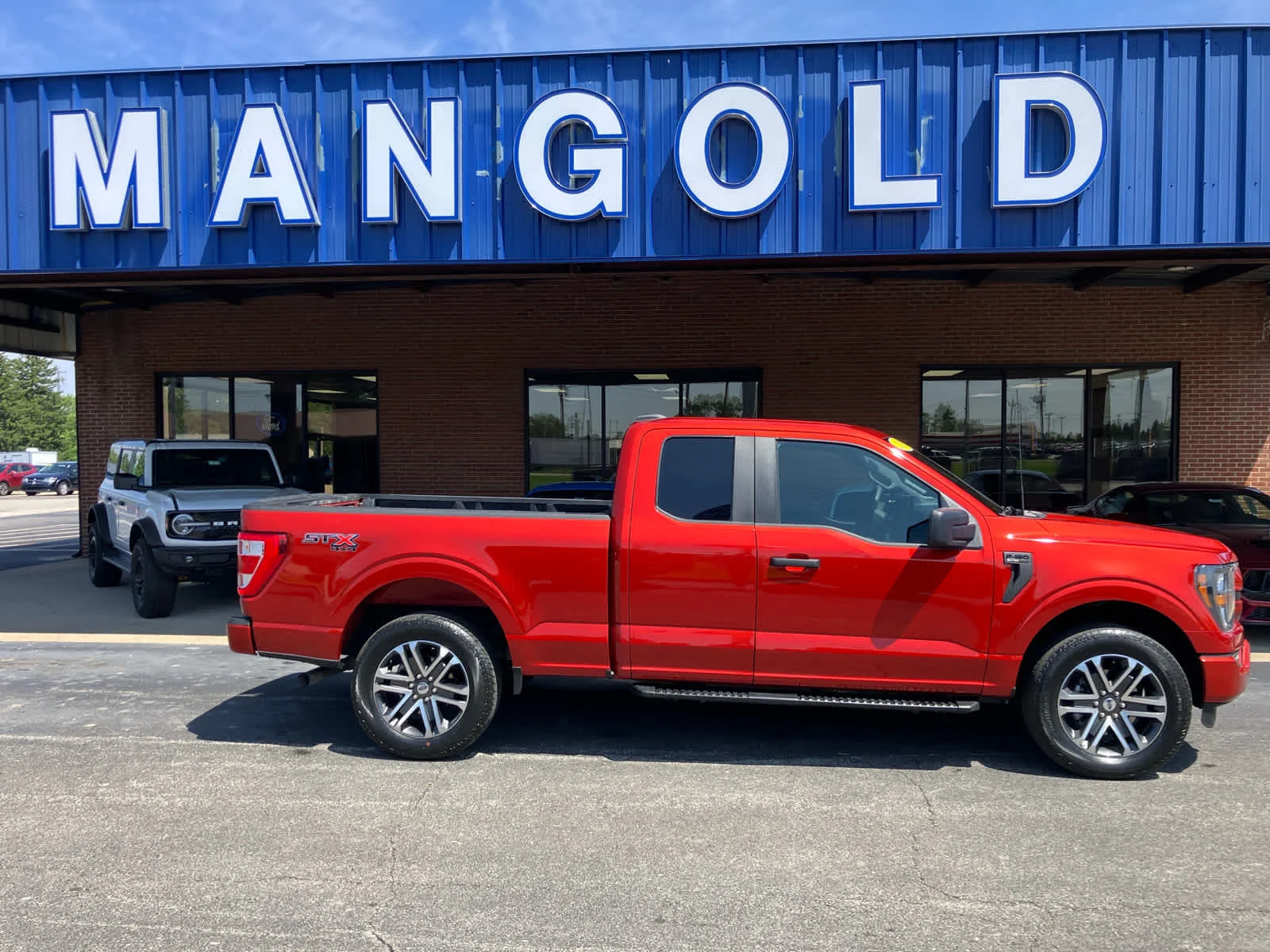 Used 2023 Hot Pepper Red Metallic Tinted Clearcoat Ford XL image 31