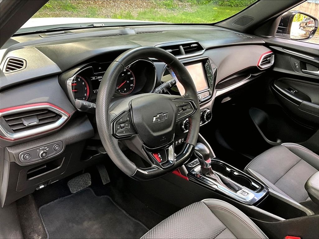Used 2021 Summit White Chevrolet RS image 8