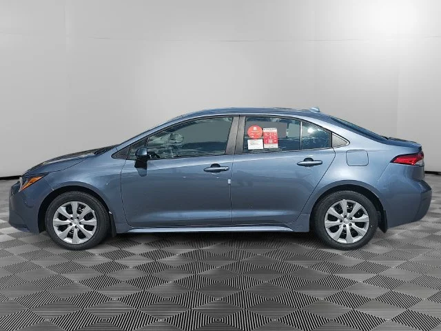 New 2027 Celestite Toyota LE image 2