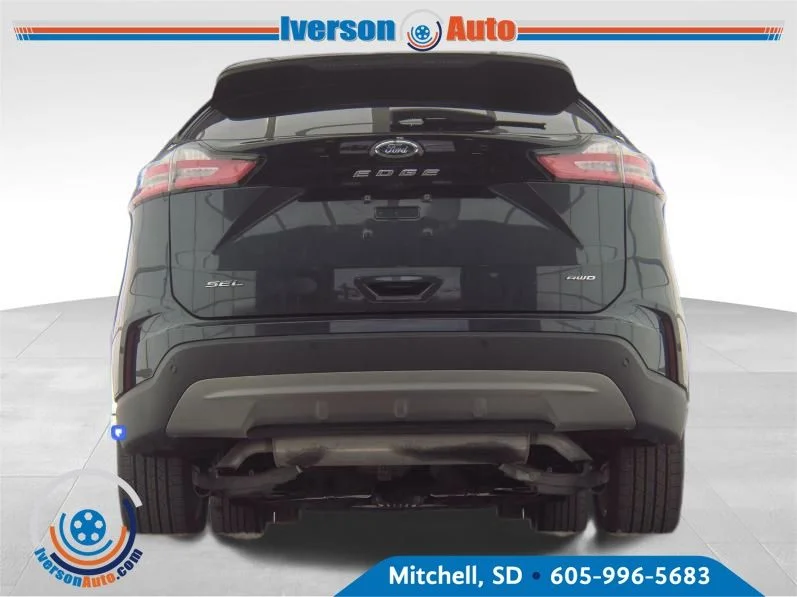 Used 2024 Blue Ford SEL image 3