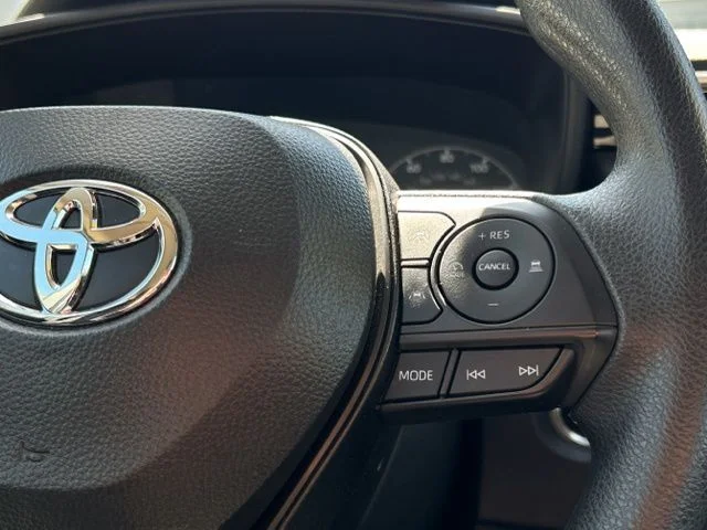 Used 2025  Toyota LE image 31