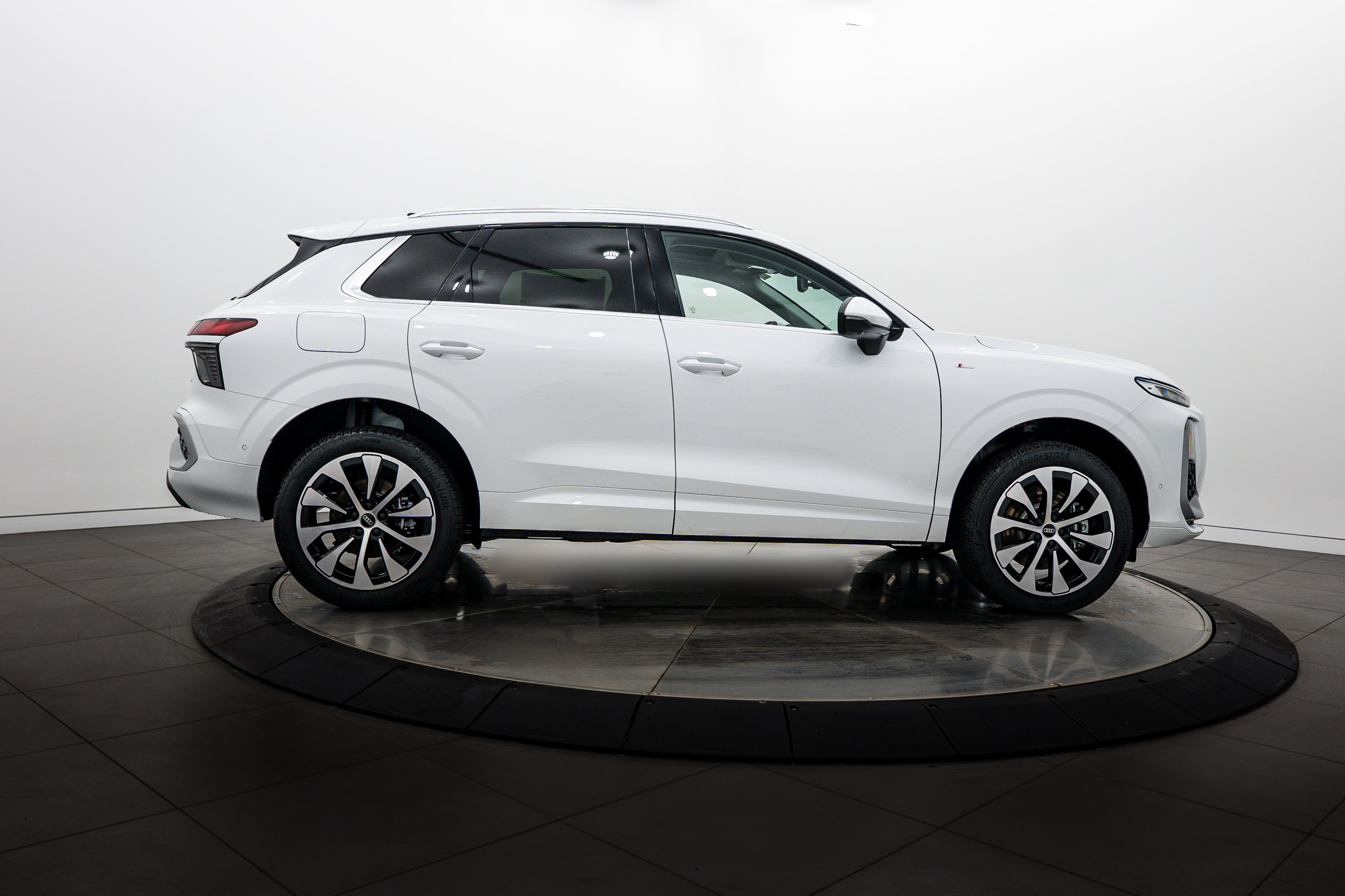 New 2026 White Audi S line image 3