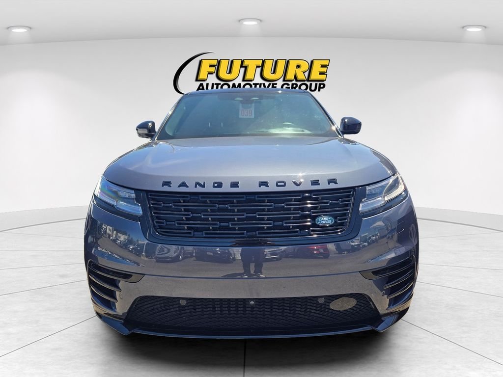 Used 2024  Land Rover Dynamic SE image 2