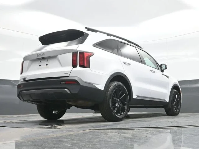Used 2023 White Kia X-Line S image 26