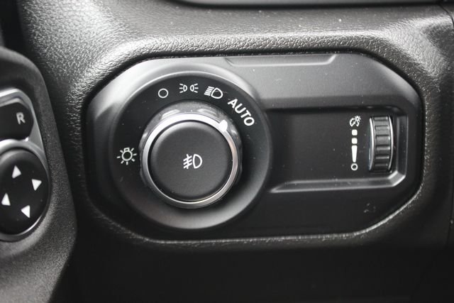 Used 2023 Silver Jeep Sport S image 14