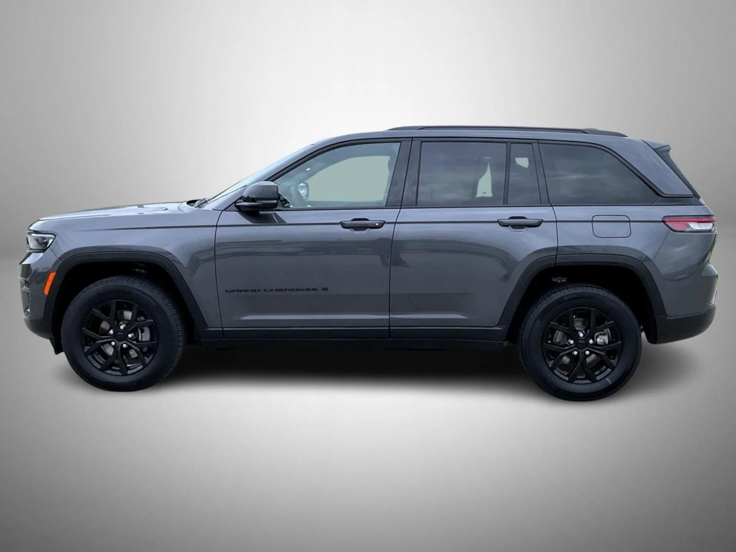 Used 2024 Gray Jeep Altitude image 8