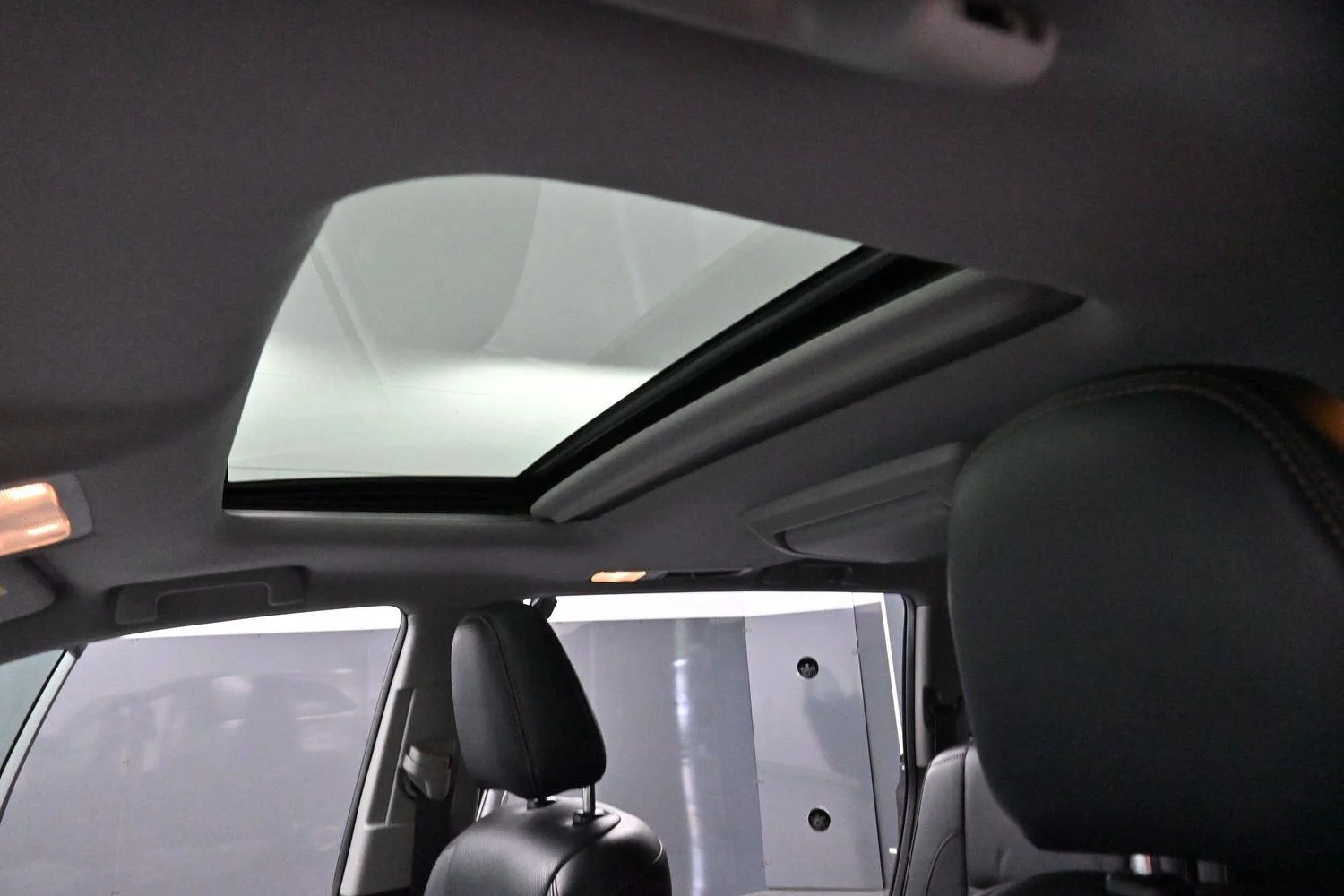 Used 2019 Predawn Gray Mica Toyota Limited image 31