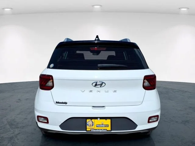 Used 2022 White Hyundai Limited image 10