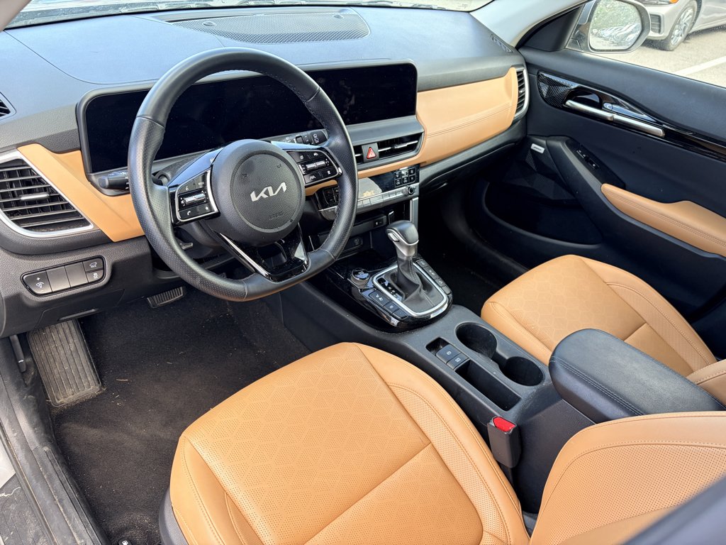 Used 2024 Steel Gray Kia SX image 10