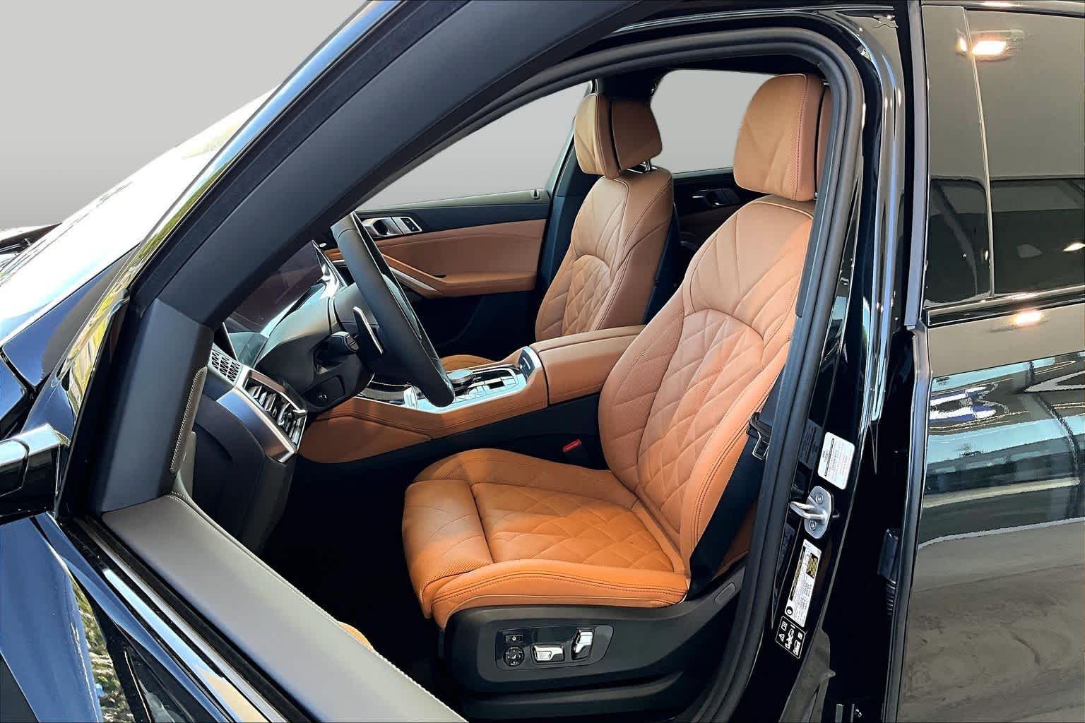 New 2027 Black Sapphire Metallic BMW xDrive40i image 9