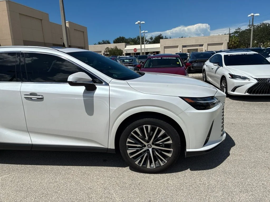 Certified Used 2024 White Lexus 350h Premium Plus image 4