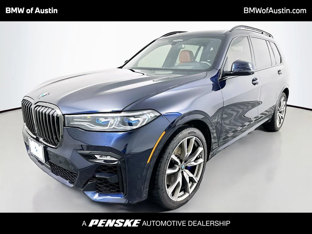 2022 BMW X7 M50i's photo
