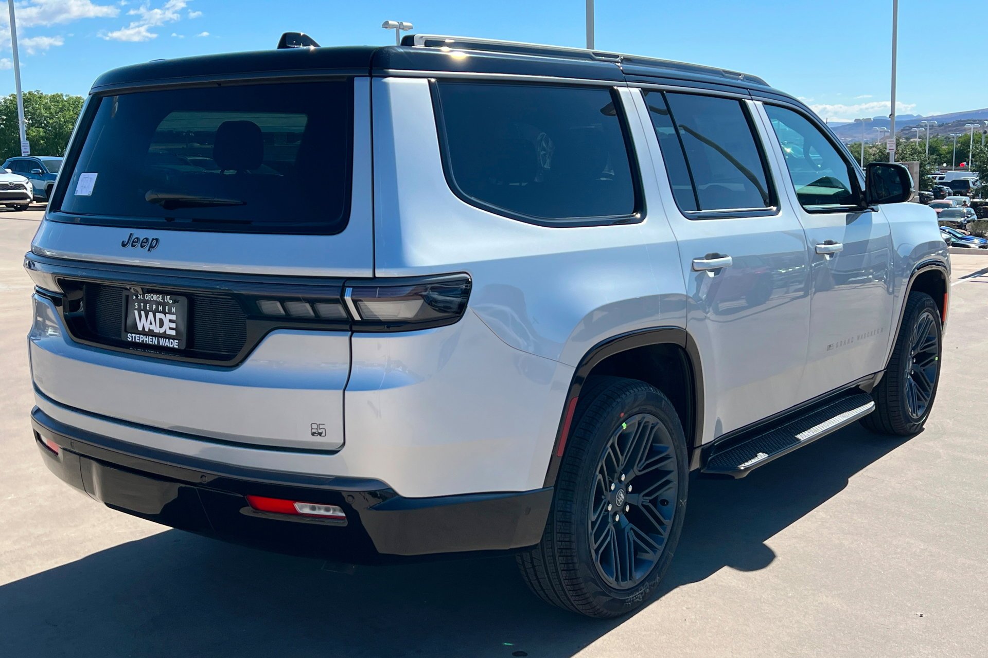 New 2026 Silver-Zynith Exterior Paint Jeep 85th Anniversary image 6