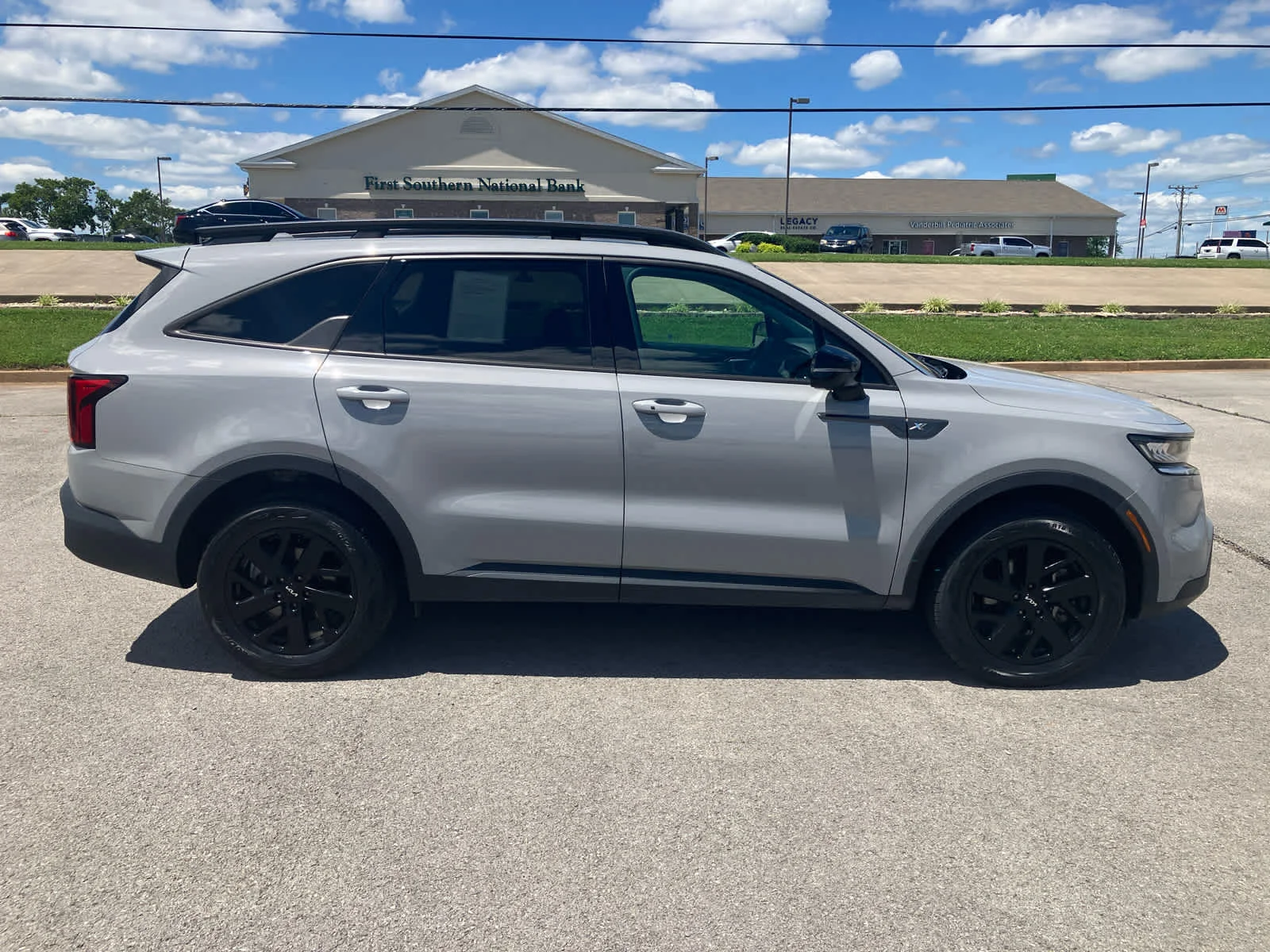 Used 2023 Wolf Gray Kia X-Line S image 8