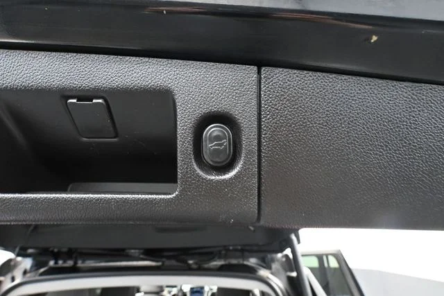 Used 2018 Black Chevrolet LT image 44