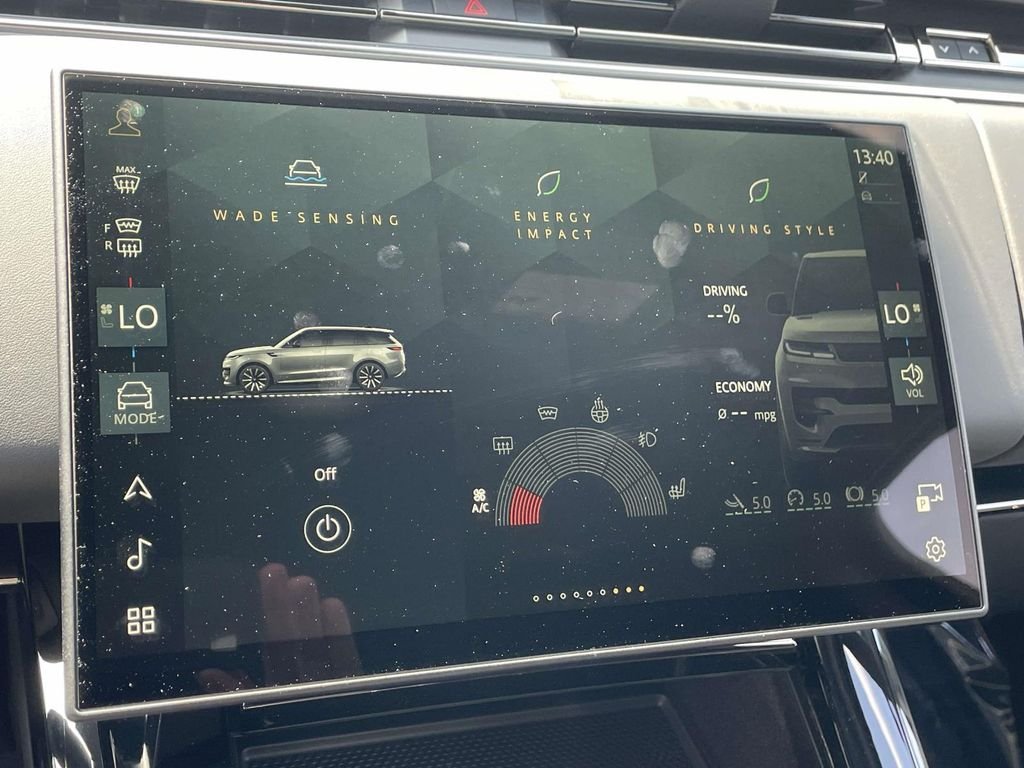 New 2026 Carpathian Grey Land Rover Dynamic SE image 26