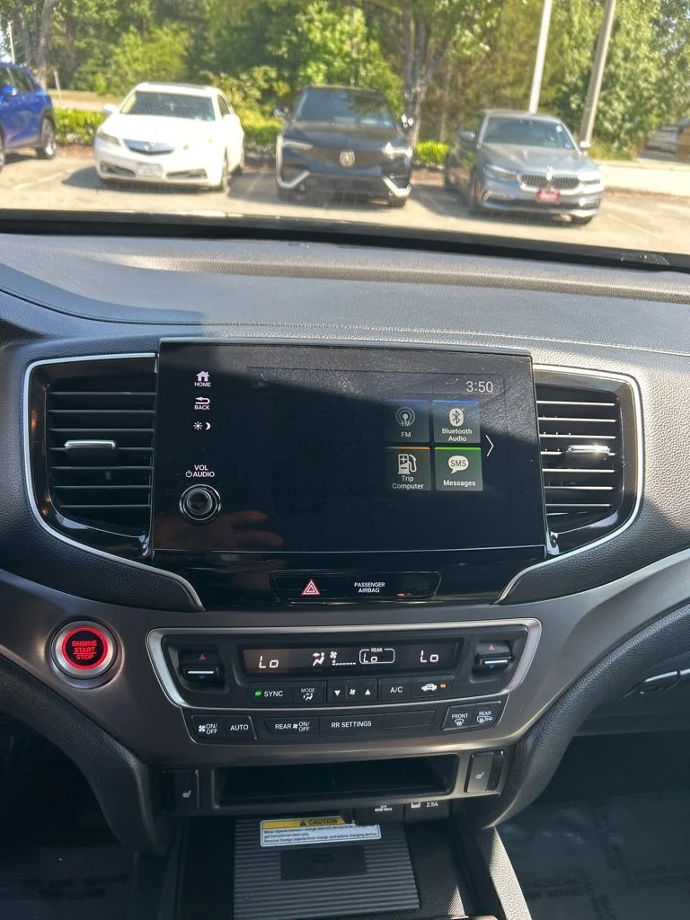 Used 2022 Black Honda EX-L image 4