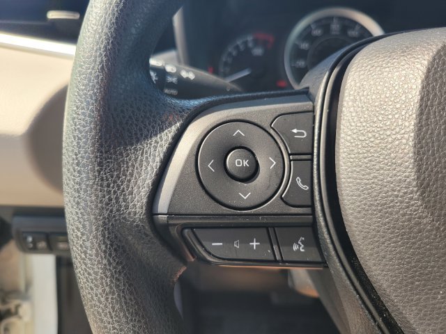 Used 2022 White Toyota LE image 28