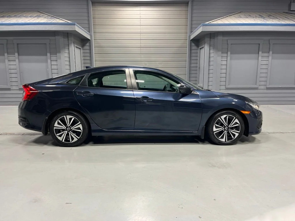Certified Used 2017  Honda EX-T image 8
