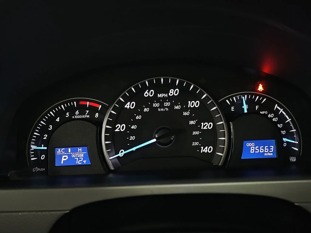 Used 2013 Beige Toyota LE image 21