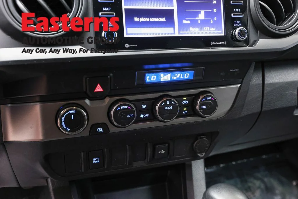 Used 2021 White Toyota SR image 19