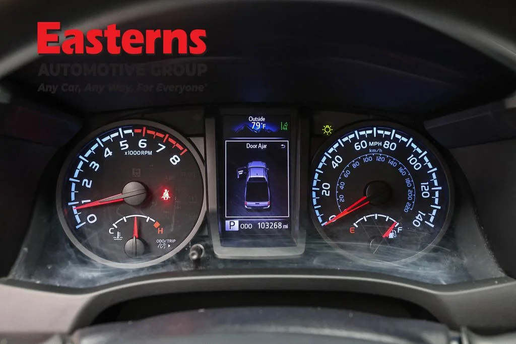 Used 2020 White Toyota SR image 17