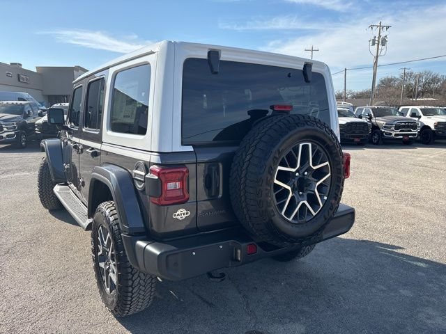 New 2026 Granite Crystal Metallic Clear-Coat Exterior Paint Jeep Sahara image 9