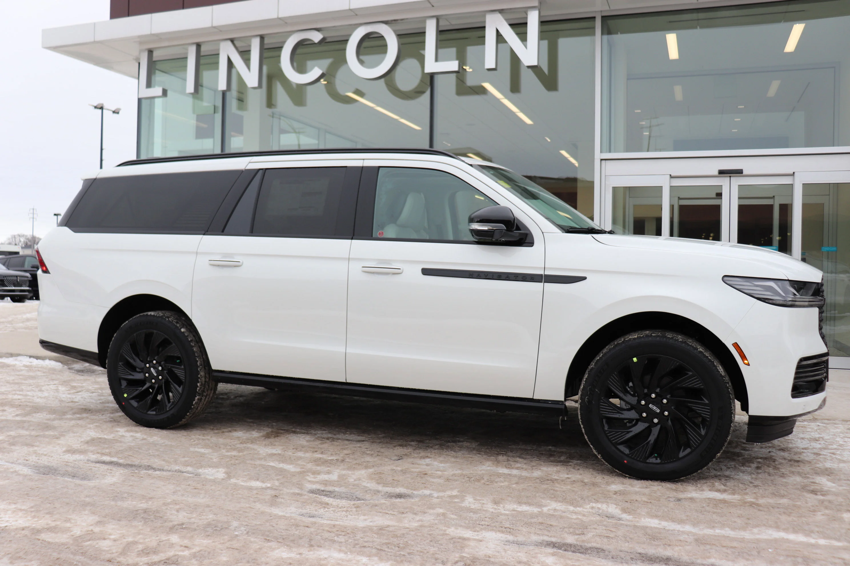 New 2026 PRISTINE WHITE METALLIC 3C Lincoln Reserve image 3
