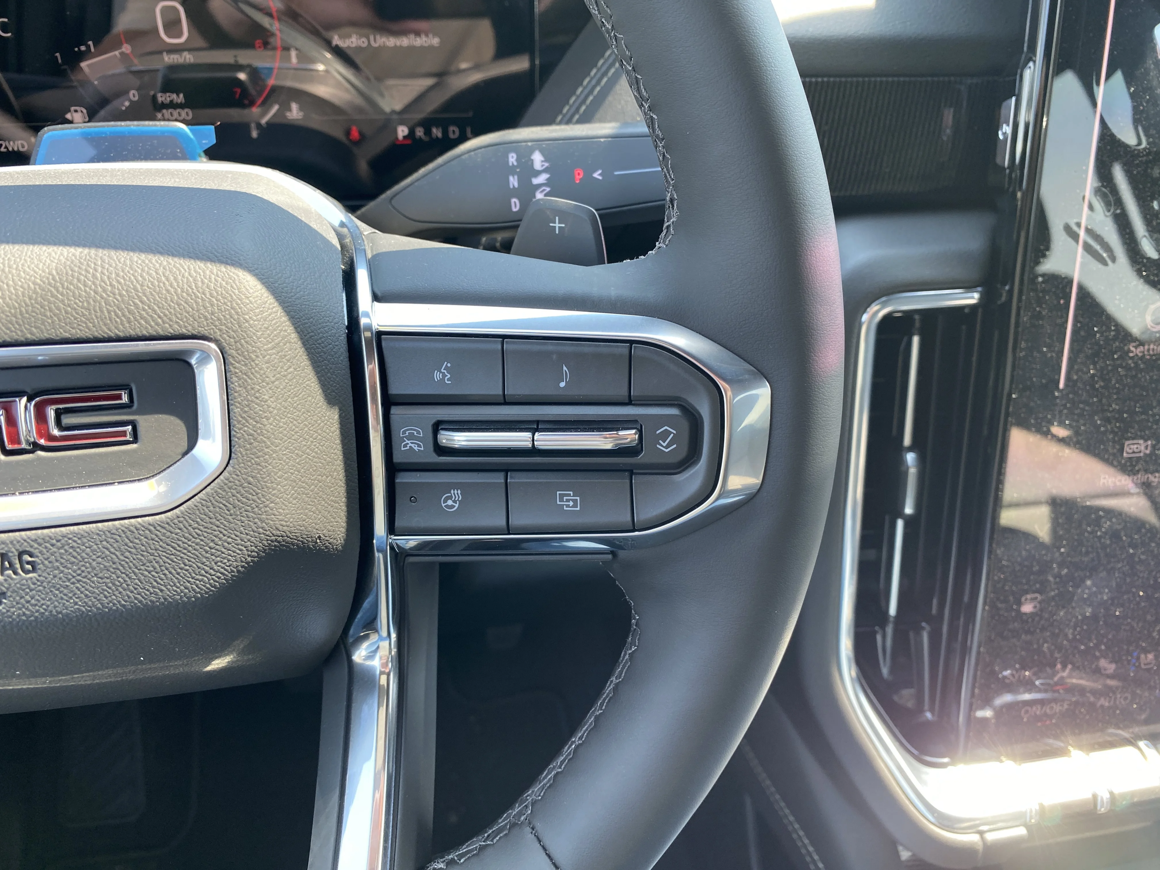 New 2026 ONYX BLACK GMC Elevation image 18