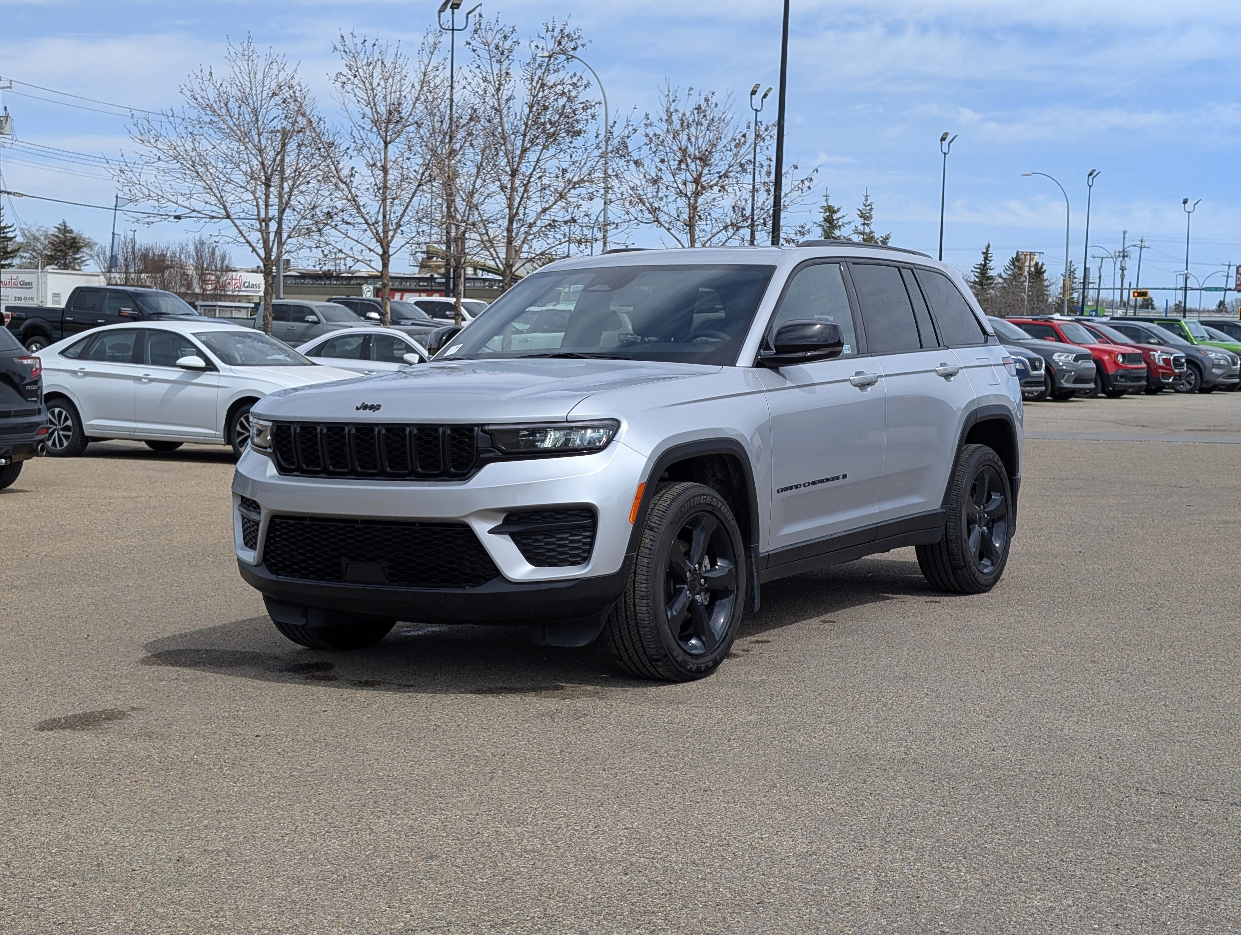 New 2025 Silver Zynith Jeep Altitude image 2