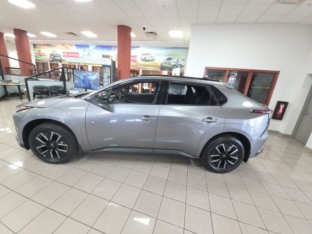 New 2026 Heavy Metal <sup>1</sup> Toyota  XLE image 4