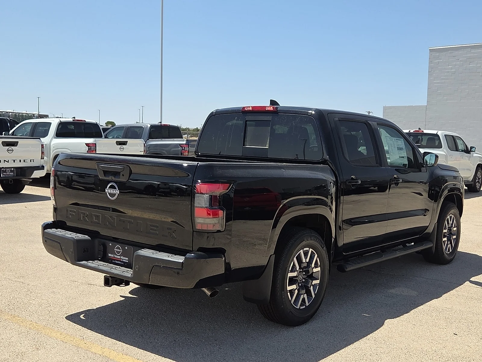 New 2026 KH3 Super Blac Nissan SV 4x2 Crew Cab 5 ft. box 126 in. WB image 4