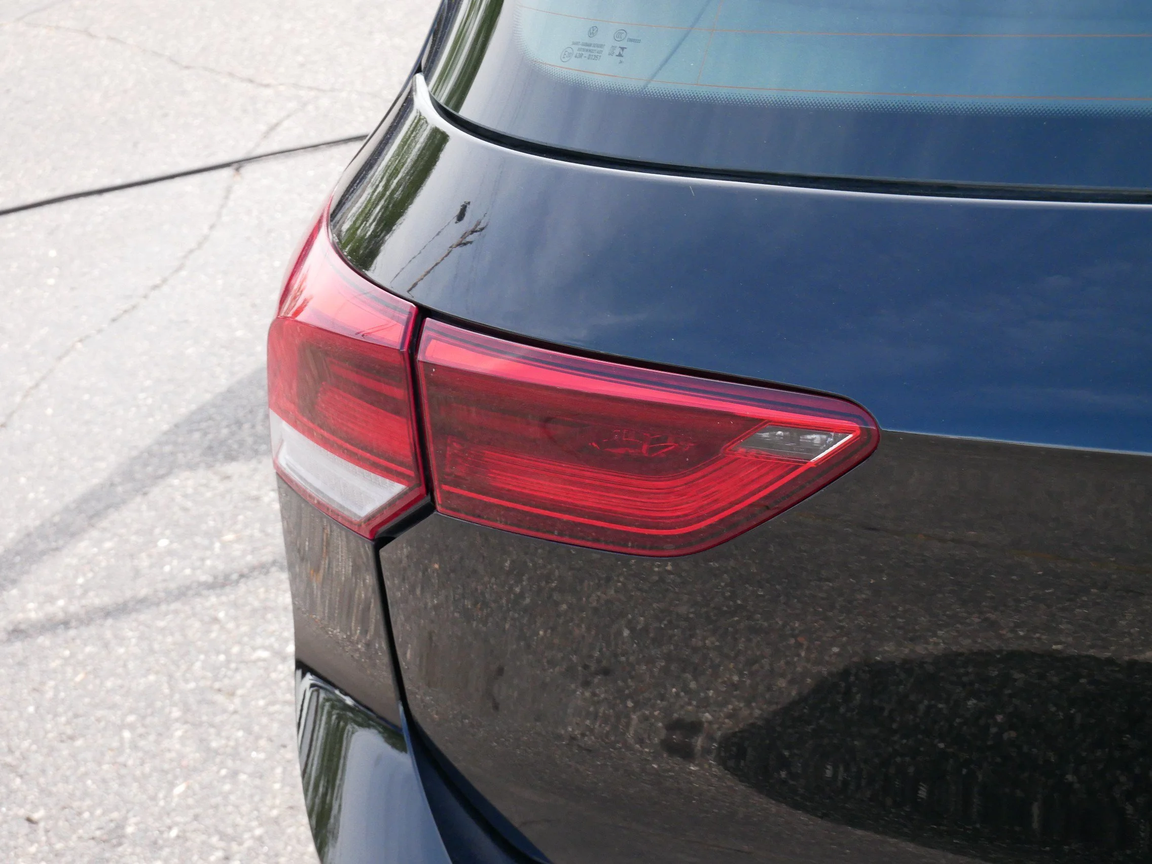Certified Used 2025 Mythos Black Metallic Volkswagen SE image 17