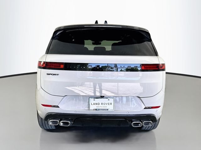 New 2026 Borasco Grey Land Rover Dynamic SE image 6