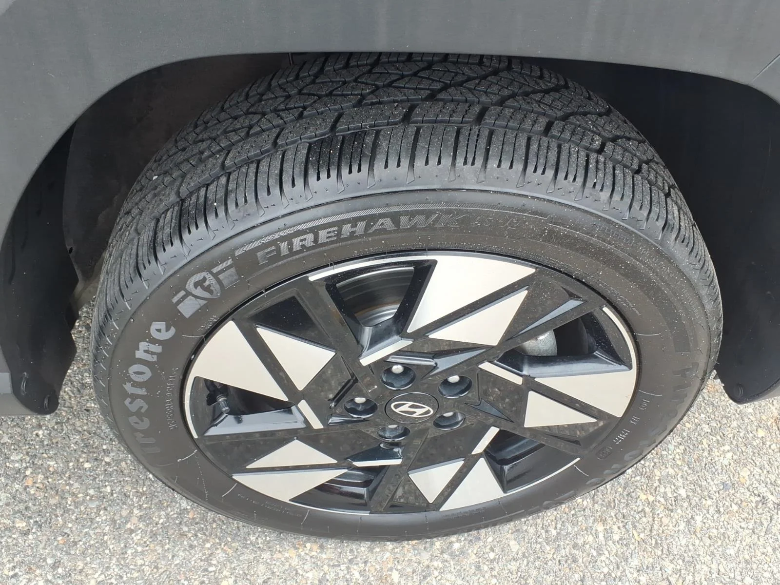 Used 2025 Gray Pearl Hyundai SEL image 10