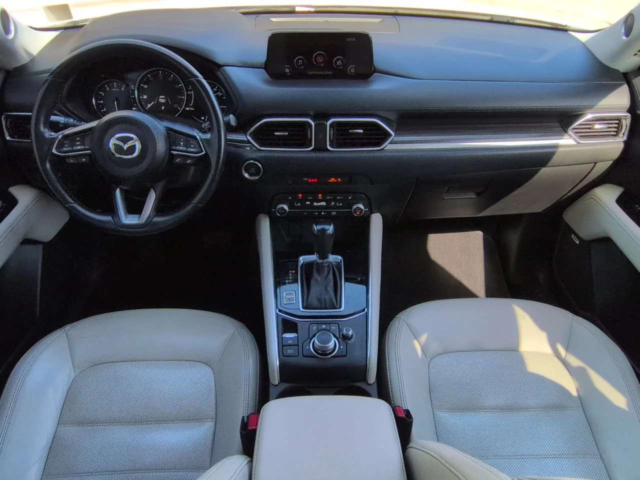 Used 2020 Snowflake White Pearl Mica Mazda Grand Touring image 15