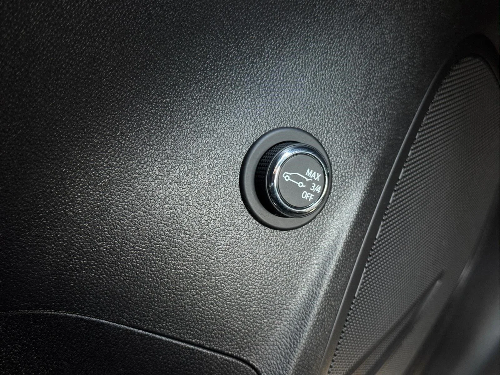 Used 2023 Cinnabar Metallic Buick Essence image 22