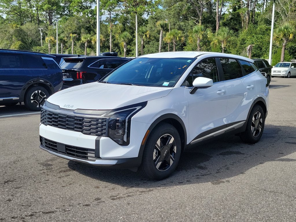 New 2027 Glacial White Pearl Kia LX image 3