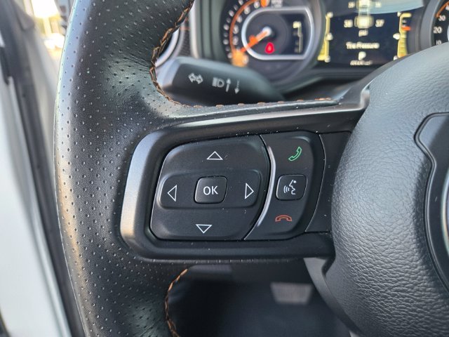 Used 2025 White Jeep Mojave image 19