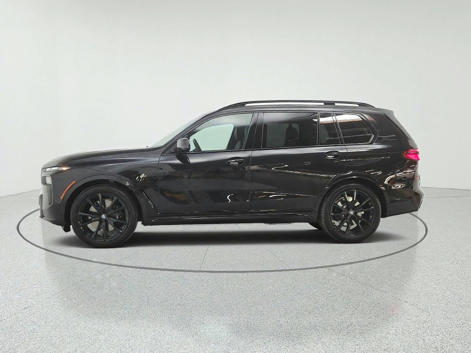 Used 2024 Black Sapphire Metallic BMW xDrive40i Sports Activity Vehicle image 8
