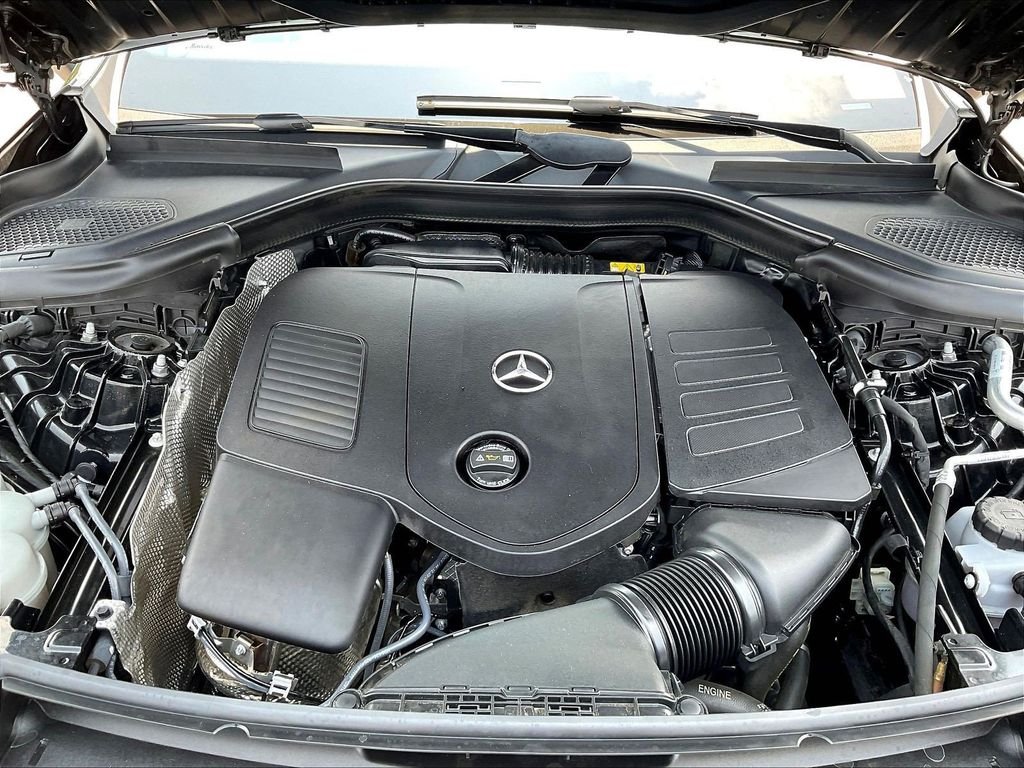 Certified Used 2024 Black Mercedes-Benz GLC 300 image 31